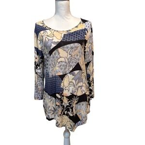 Chico's Black and Cream Patterned Tunic‎ size 2/large